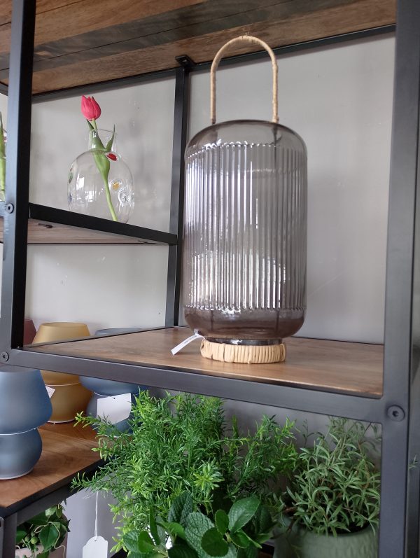 Lanterna in vetro con base in rattan D14 H27
