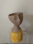 Busto fanciulla sognante resina giallo 14,80X15,60XH28