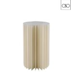 Colonna in carta plissettata con top in plastica colore bianco